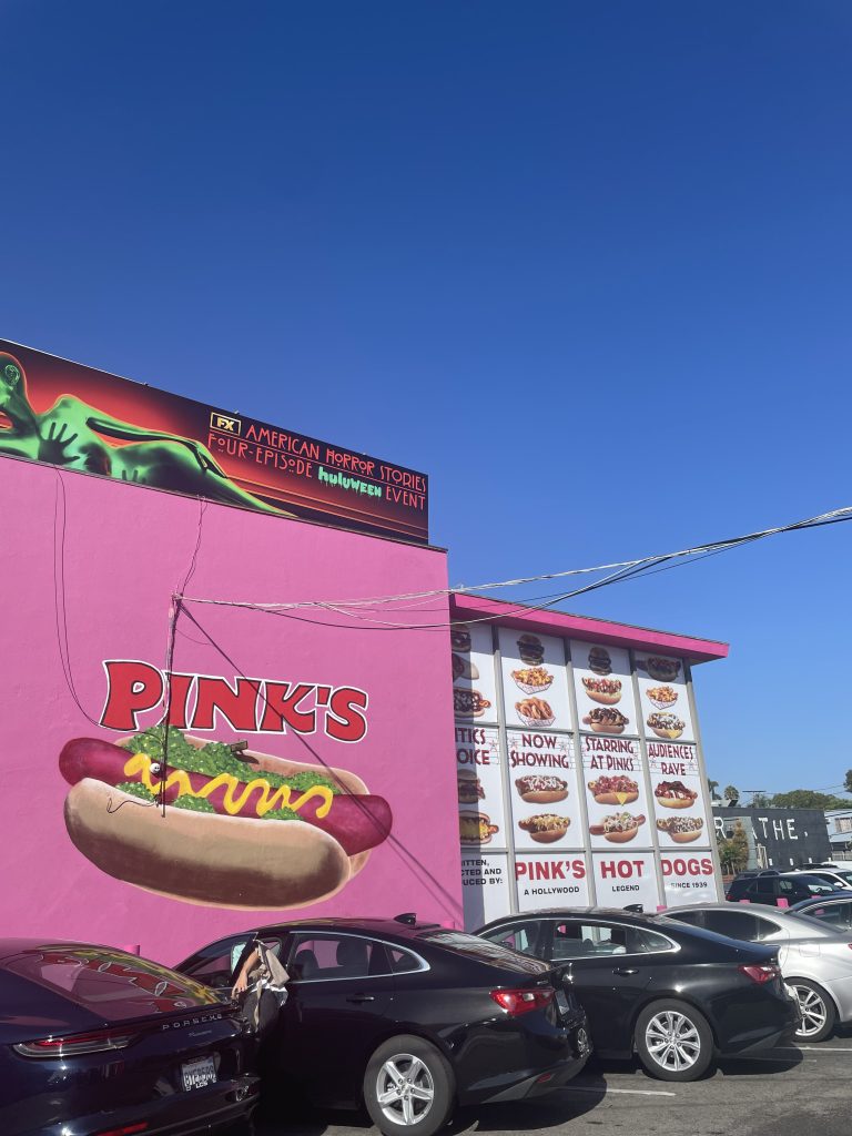 Pink's hotdog