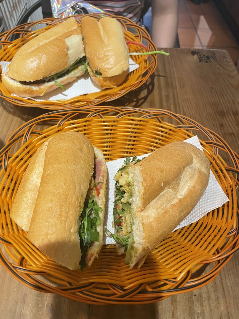 レストランのバインミー