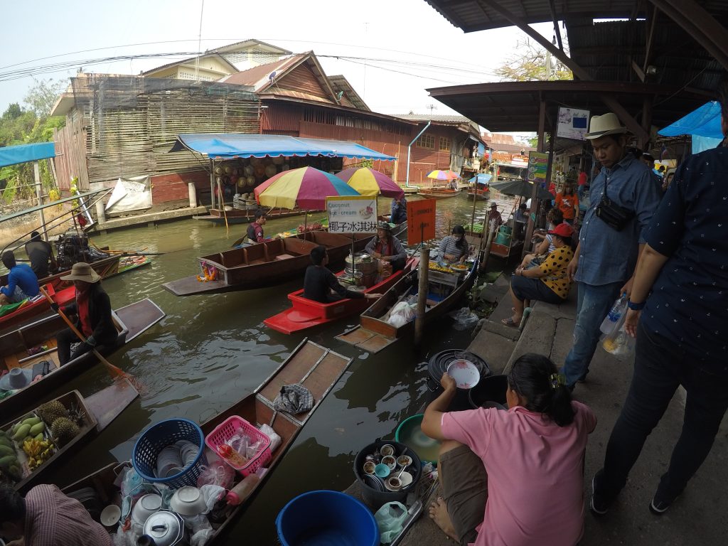 水上マーケット